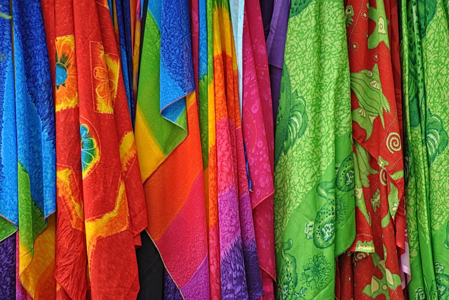 Exploring the Vibrant World of Pakistani Fabrics